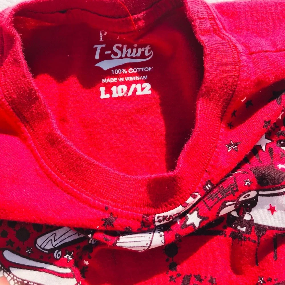 Red Skate Vintage Grahic T shirt by The Children’s Place